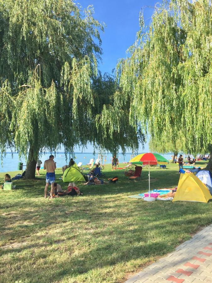Aranypart Apartman Siófok Exteriör bild